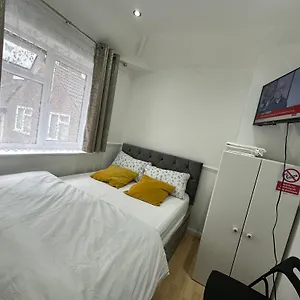 cosy-smart-small-double-room-in-keedonwood-road.brighton-hotels-england.com/