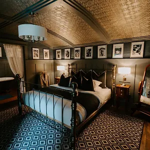 Sheddington Manor - 2 Bedroom & Cinema Belfast